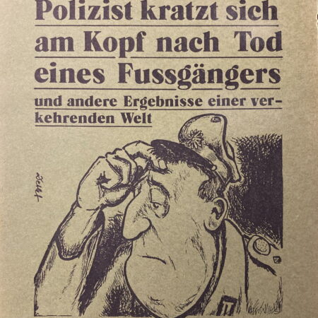 Polizist kratzt sich am Kopf